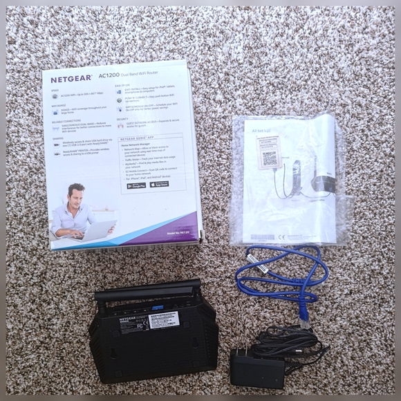 NETGEAR Black Wireless Router - Picture 3 of 5